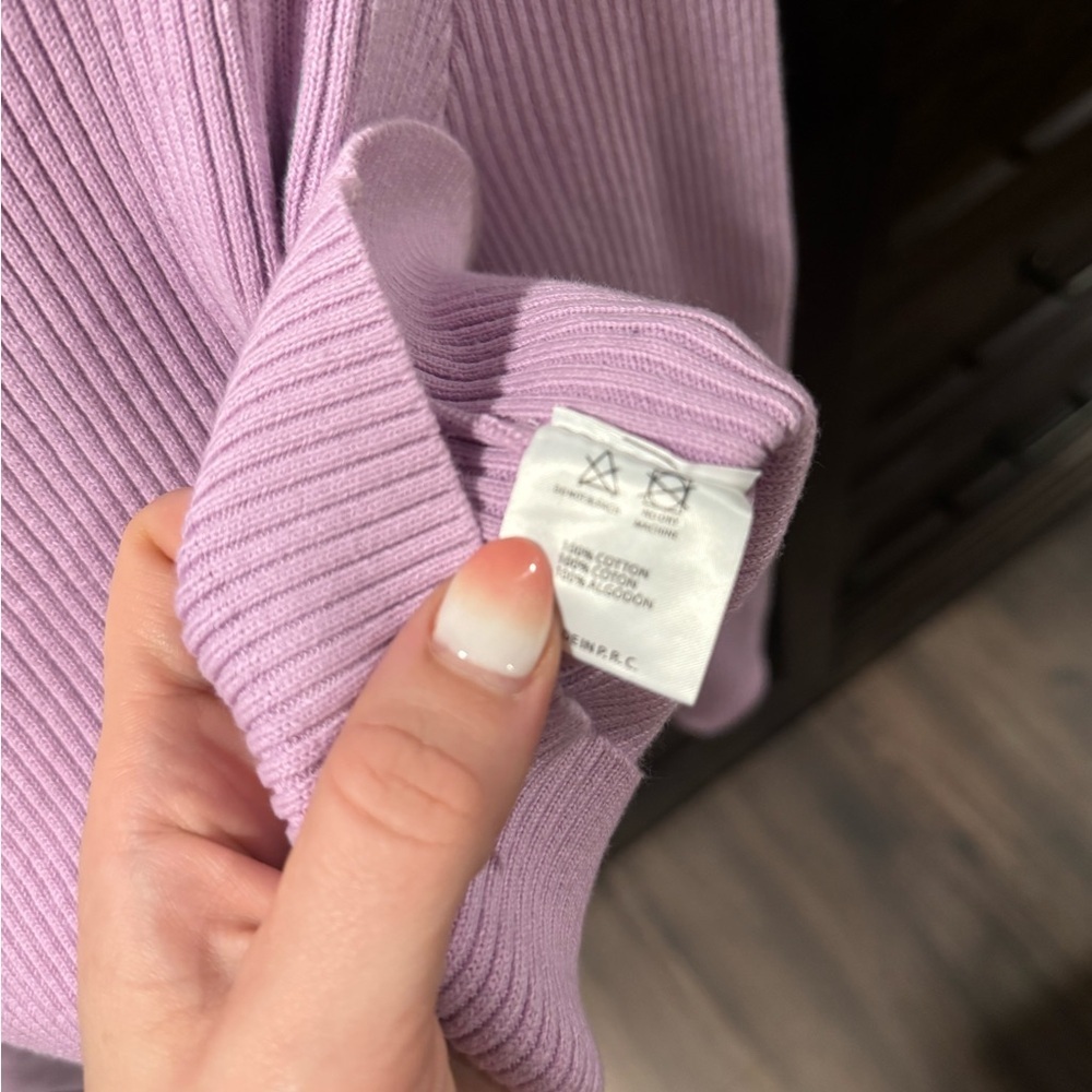 Brandy Melville cropped lavender ribbed 100% cotton sweater- one size - Picture 4 of 4